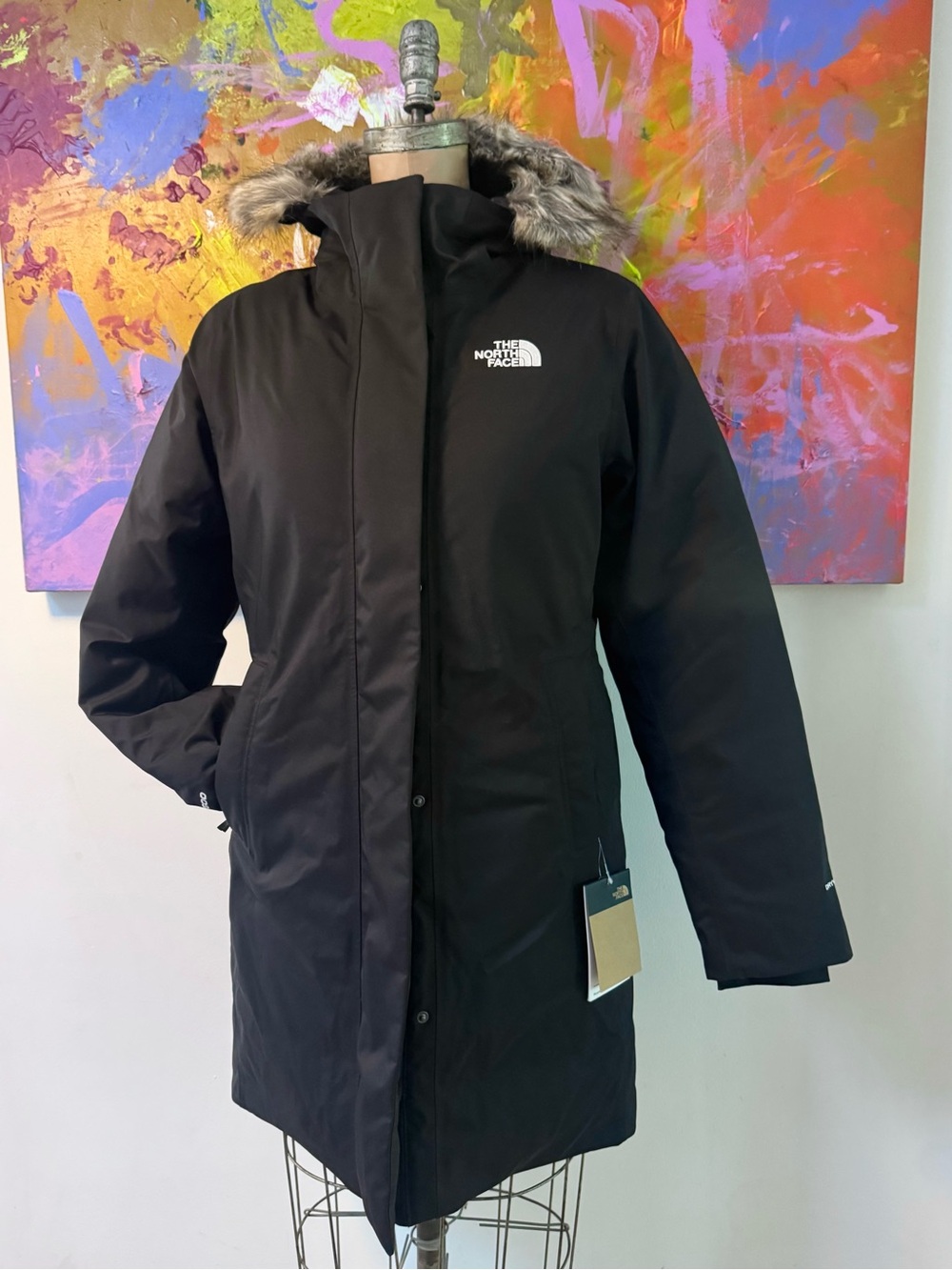 THE NORTH FACE Women's Black Arctic Parka size MEDIUM BNWT